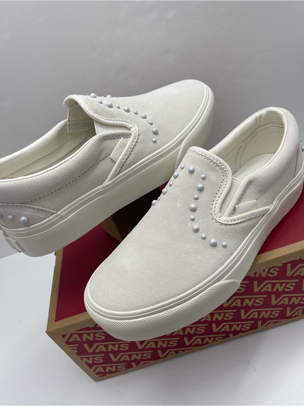 Vans WMNS Classic Slip-On Platform
Pearls Marshmallow
VN000EA9CCZ Sneakers - Picture 7 of 16
